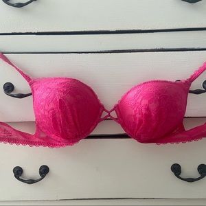 Like New - Victoria’s Secret Miraculous Plunge Bra - hot pink lace